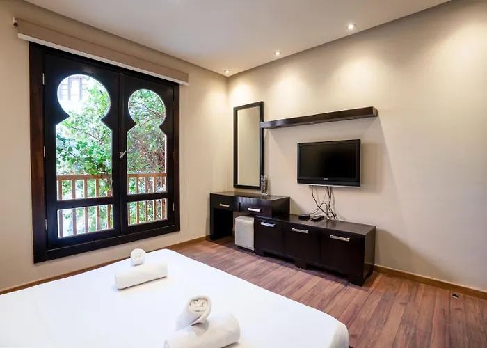 Private Ali Pasha 2br Pool Access + Dining Perks Hurghada