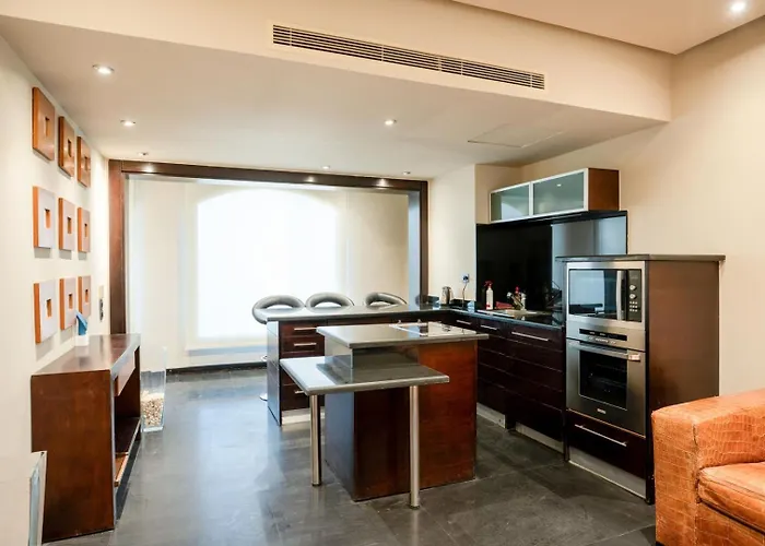 Private Ali Pasha 2br Pool Access + Dining Perks Appartement